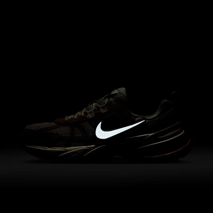 V2K Run Sneaker - Image 7