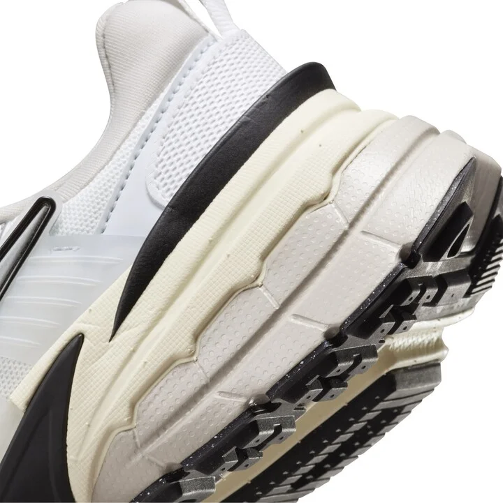 V2K Run Sneaker - Image 10