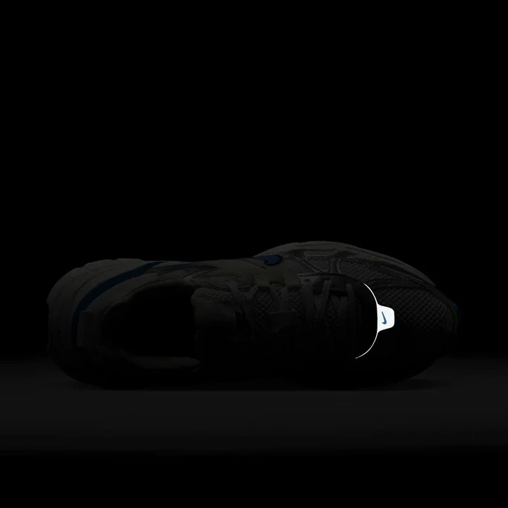V2K Run Sneaker - Image 8