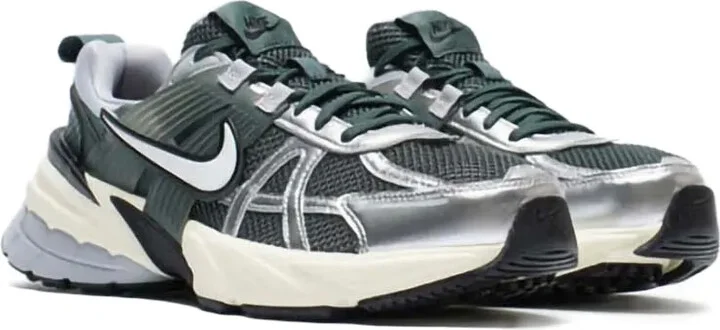 V2K Run "Vintage Green/White/Obsidian" sneakers - Image 2