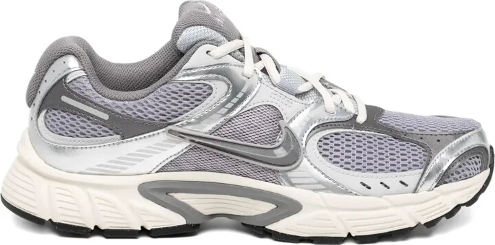V5 RNR sneakers