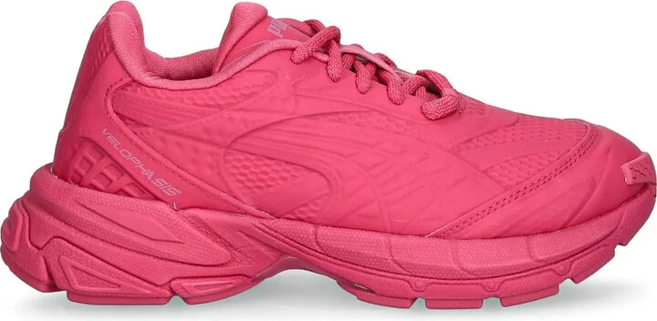 Vacuum sneakers