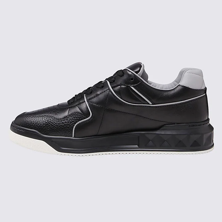 Valentino Garavani Black Leather Low Top One Stud Sneakers - Image 2