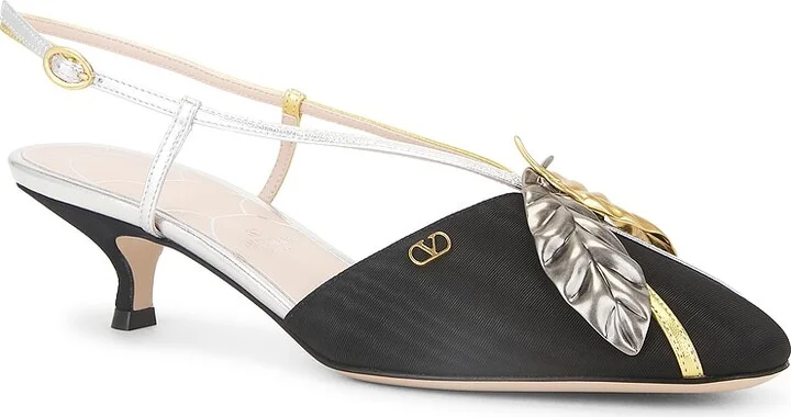 Valentino Garavani Foliage Pump in Black - Image 2