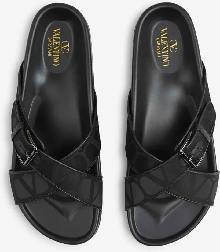 Valentino Garavani Logo Print Flip Flops - Image 4