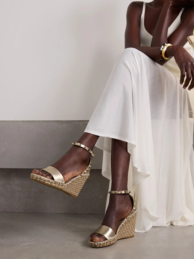 Valentino Garavani - Rockstud 105 Metallic Textured-leather Espadrille Wedge Sandals - Gold - Image 2
