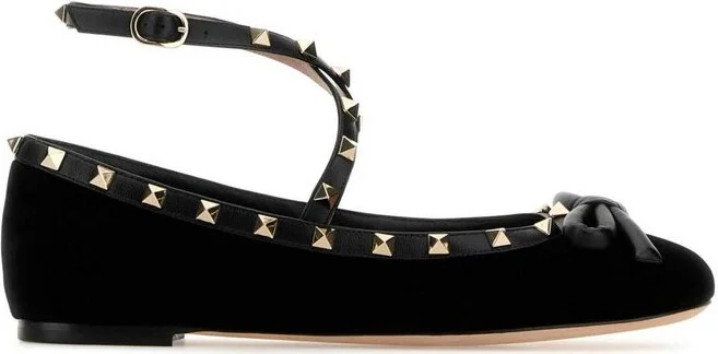 Valentino Garavani Rockstud Bow Detailed Ballerina Shoes