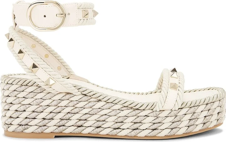 Valentino Garavani Rockstud Flatform Espadrillas in Ivory
