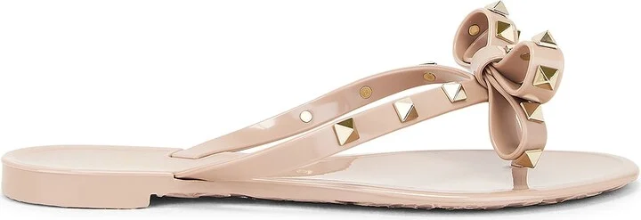 Valentino Garavani Rockstud Thong Sandal in Nude