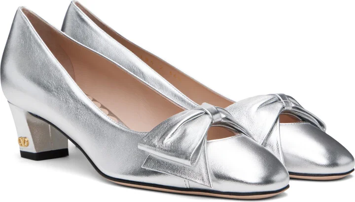Valentino Garavani Silver Bowow Heels - Image 4