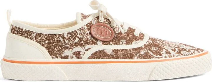 BROWN/WHITE