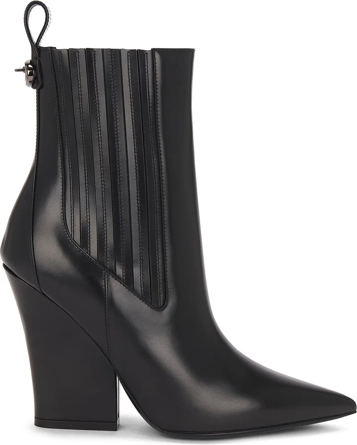 Valentino Garavani V Logo 105 Lockette Beatle Boot in Black