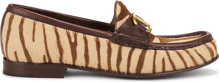 Valentino Garavani V Logo Signature Loafer in Neutral
