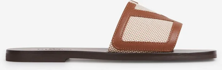 Valentino Garavani Viva Superstar Sandals
