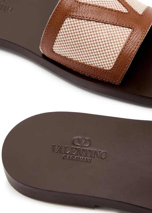 Valentino Garavani Viva Vlogo Leather Sliders - Image 4