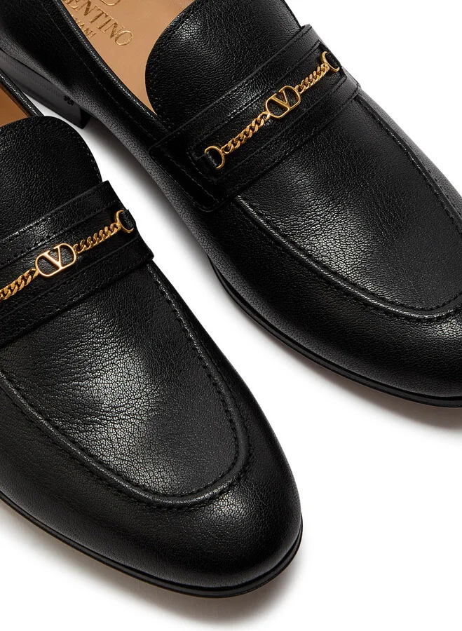 Valentino Garavani Vlogo Grained Leather Loafers - Image 3