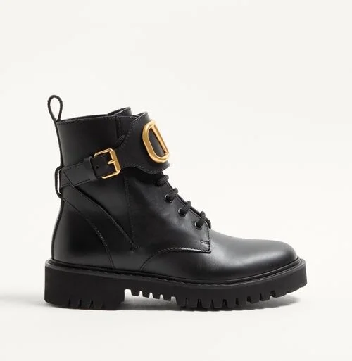 Valentino Garavani VLOGO SIGNATURE CALFSKIN COMBAT BOOT 35MM