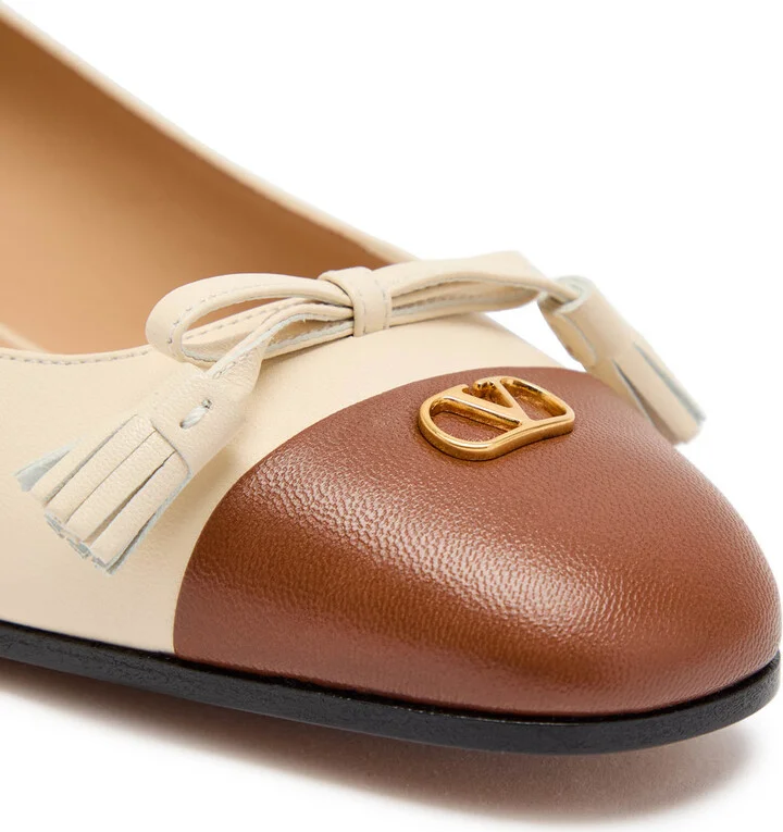 Valentino Valet Du Roi 20 Leather Pumps - Image 4
