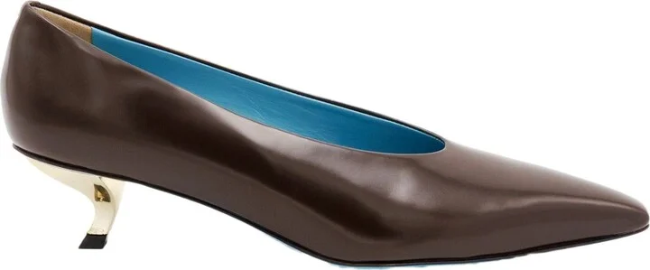 Vamp Low Heel Fashion Pump - Image 2
