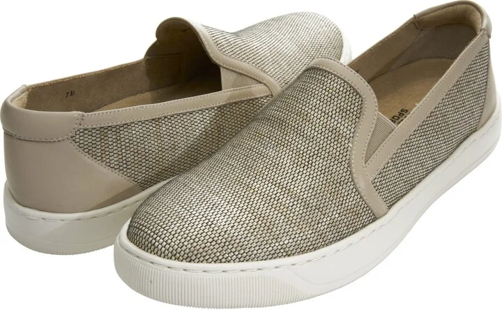 Vaneli Women's Chilly Sneaker