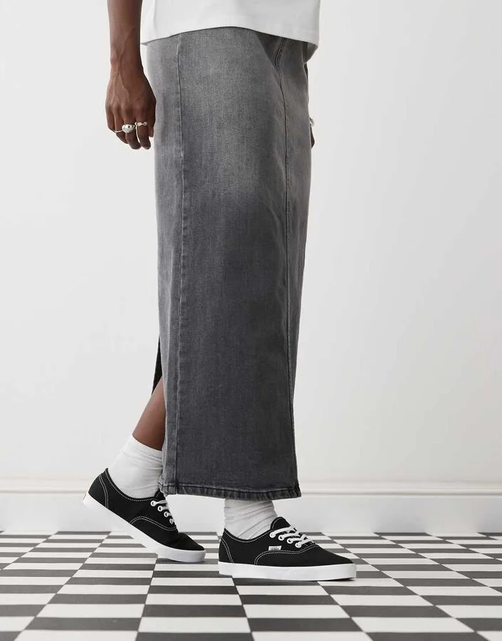 Vans Authentic Lowpro sneakers in black and white - Image 3
