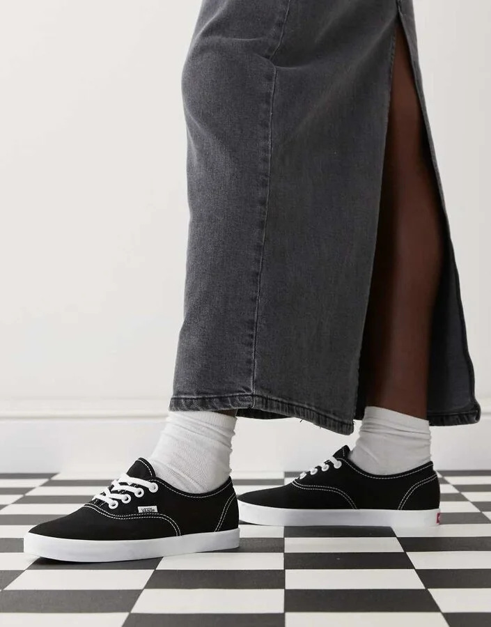 Vans Authentic Lowpro sneakers in black and white - Image 4
