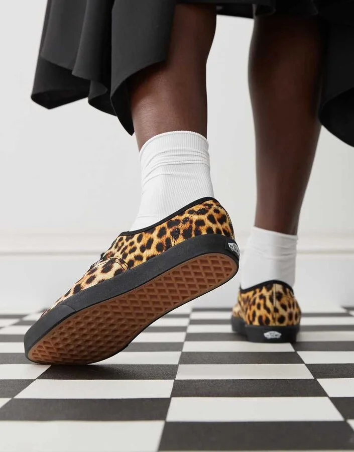 Vans Authentic Lowpro sneakers in leopard print - Image 4