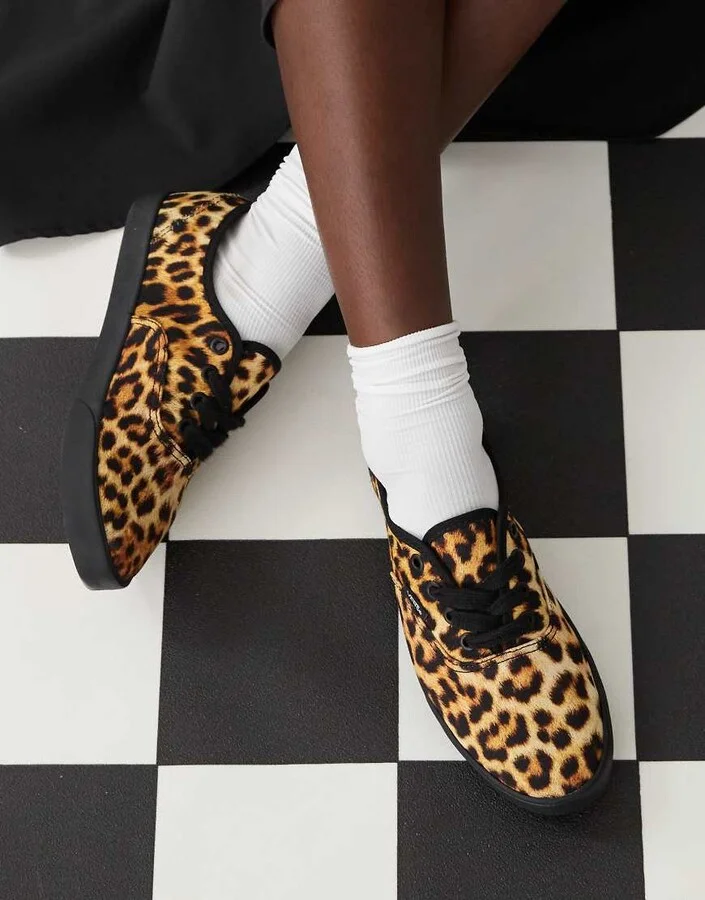 Vans Authentic Lowpro sneakers in leopard print