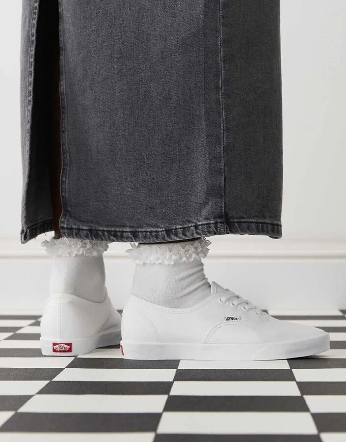 Vans Authentic Lowpro sneakers in white