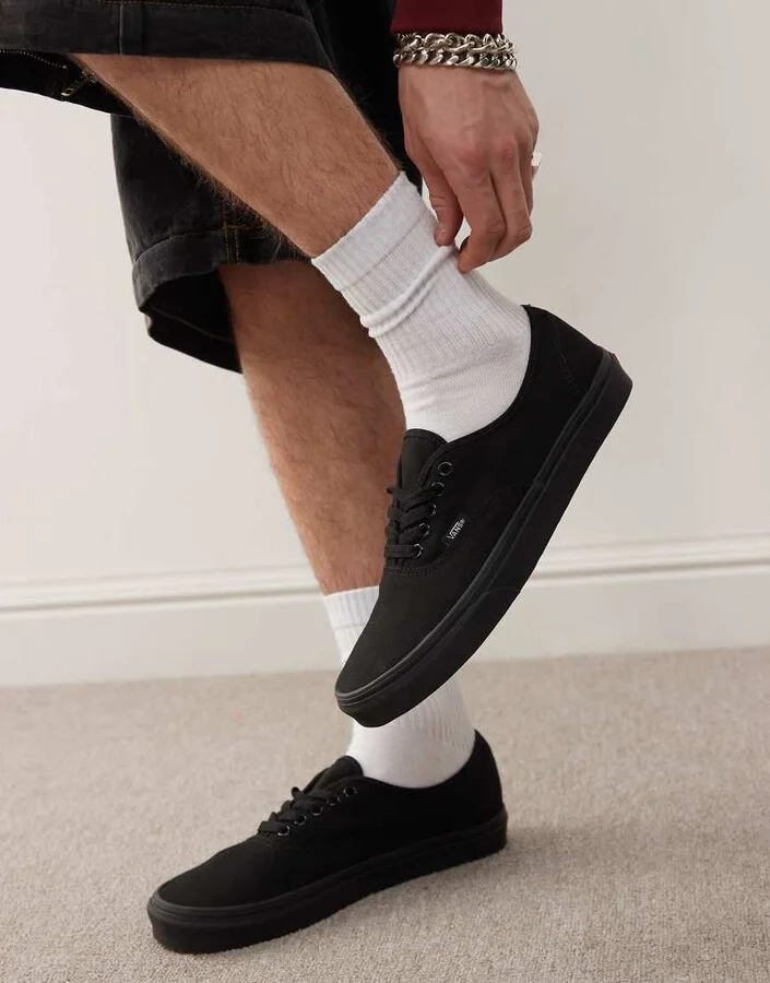 Vans Authentic sneakers in triple black - Image 4