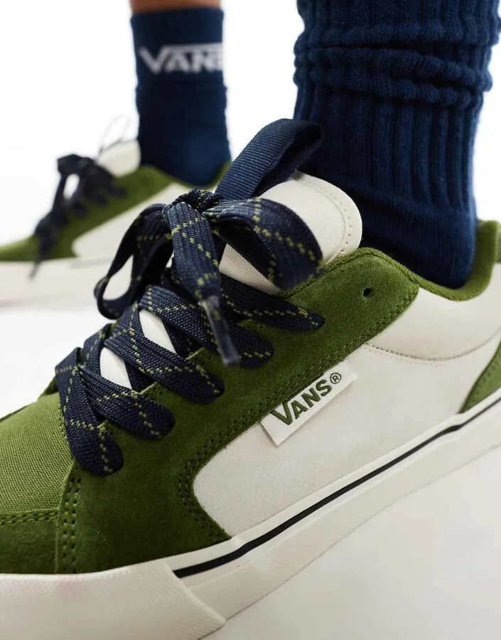 Vans Chukka Push sneakers in green and cream - Image 4