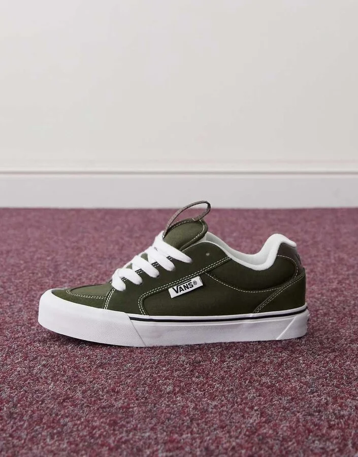 Vans Chukka Push sneakers in olive green - Image 2