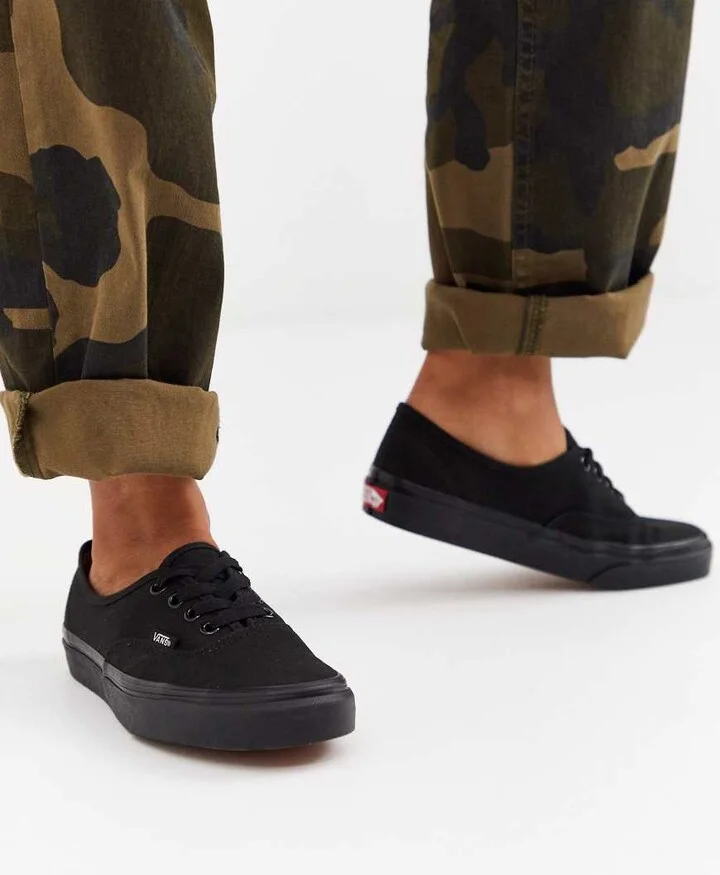 Vans Classic Authentic triple black sneakers