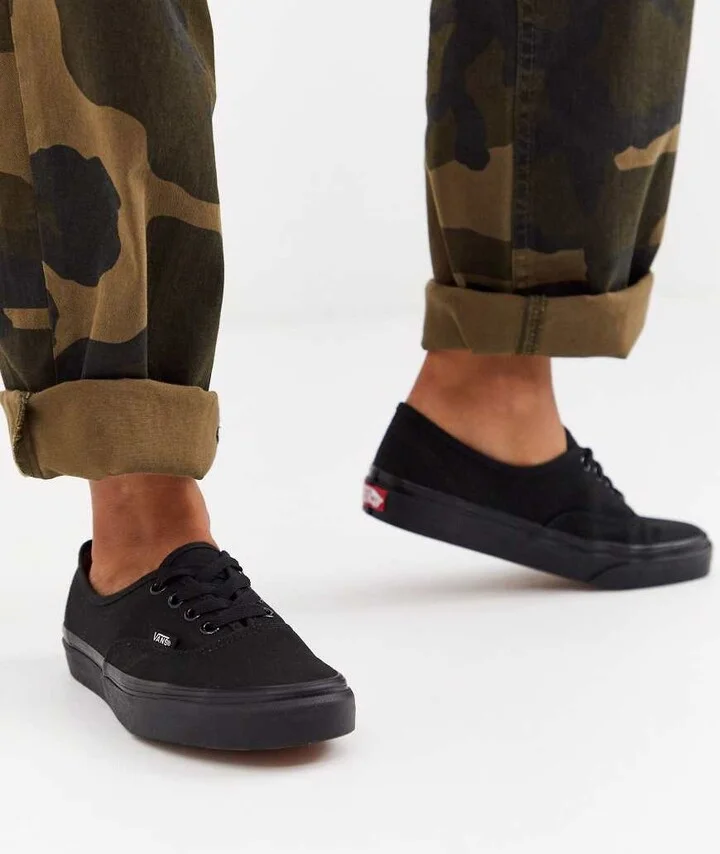 Vans Classic Authentic triple black sneakers