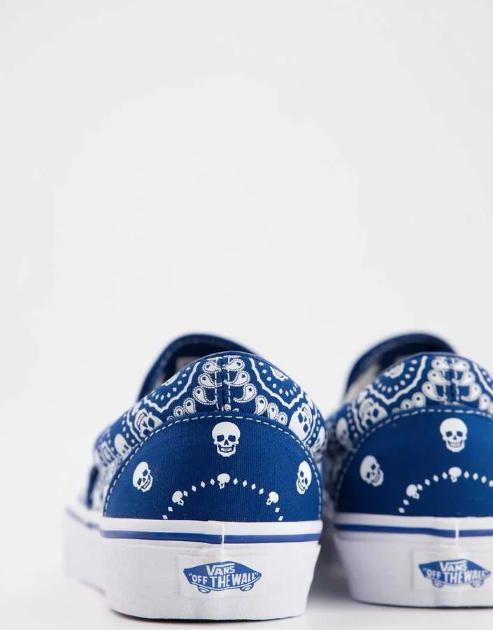 Vans Classic Slip-on Bandana sneakers in blue - Image 4