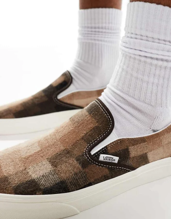 Vans Classic Slip-On checkerboard sneakers in sweater brown - Image 4