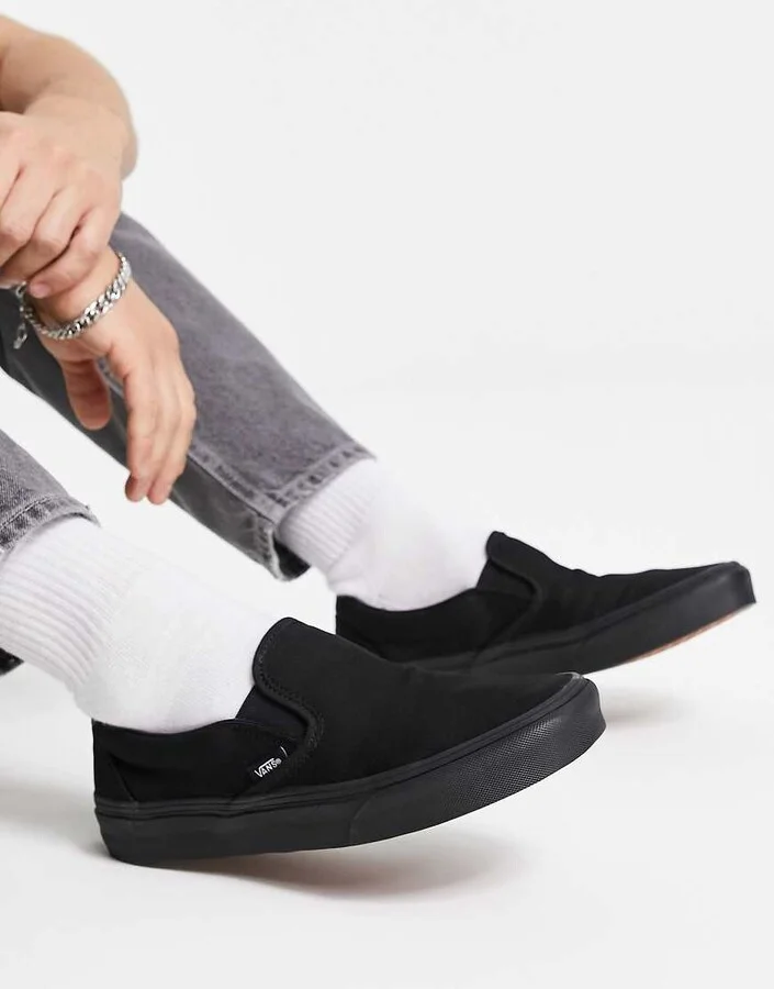 Vans Classic Slip-On sneakers in black - Image 4