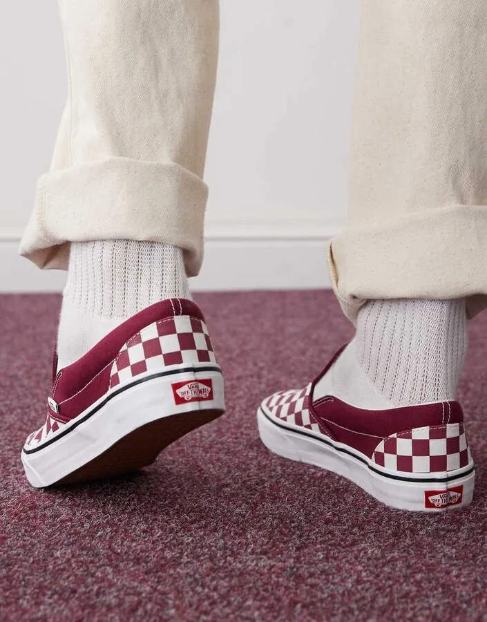 Vans Classic Slip-On sneakers in burgundy - Image 2