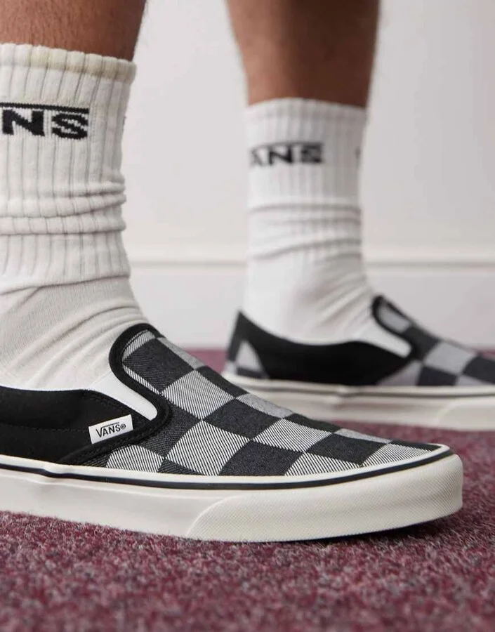 Vans Classic Slip-On sneakers in gray checkerboard - Image 4