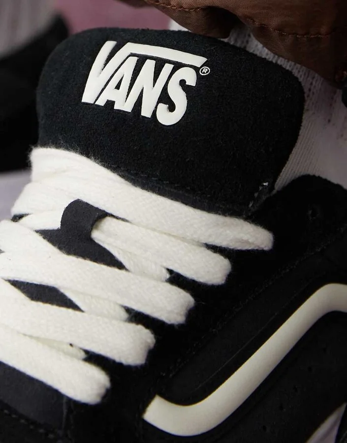 Vans Hylane sneakers in nineties black - Image 4