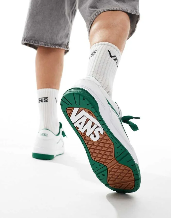 Vans Hylane sneakers in white and green - Image 3