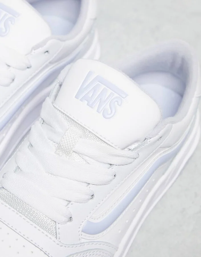 Vans Hylane sneakers with in white and blue - Image 2