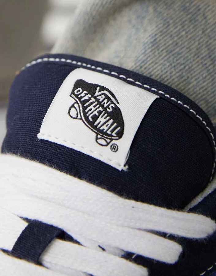Vans Knu Skool sneakers in navy and white - Image 3