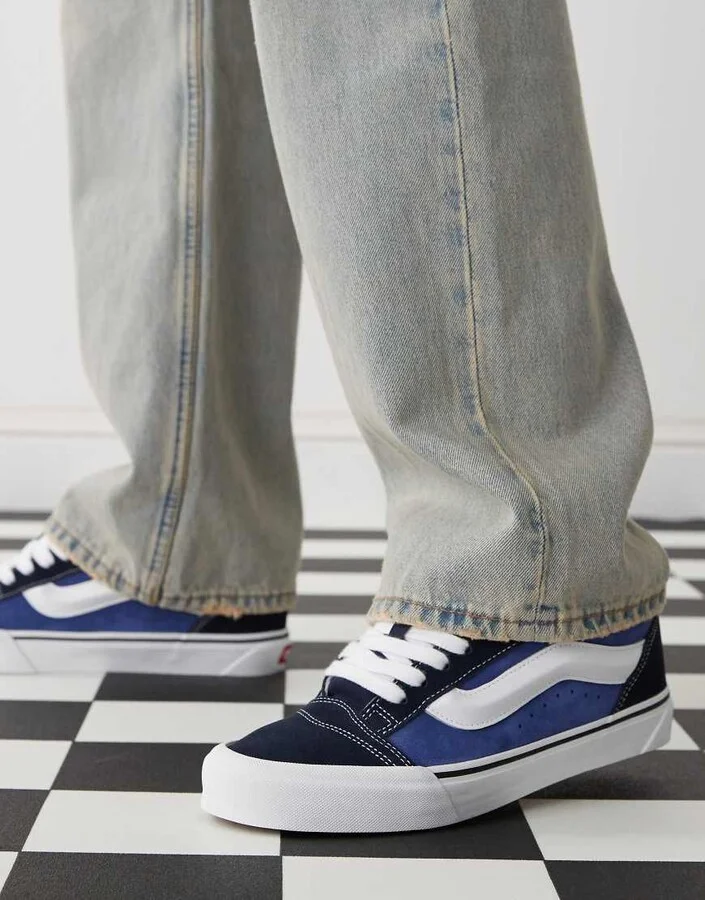 Vans Knu Skool sneakers in navy and white - Image 4