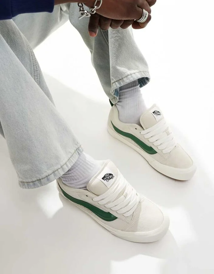 Vans Knu Skool sneakers in white and green - Image 3