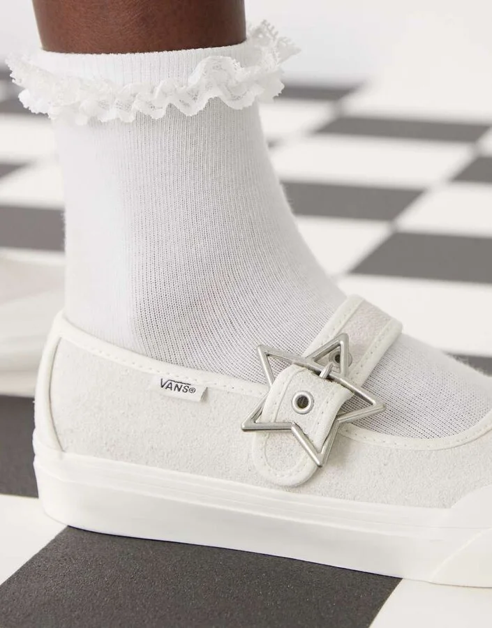 Vans Mary Jane canvas sneakers in white with star buckle detail - Image 2