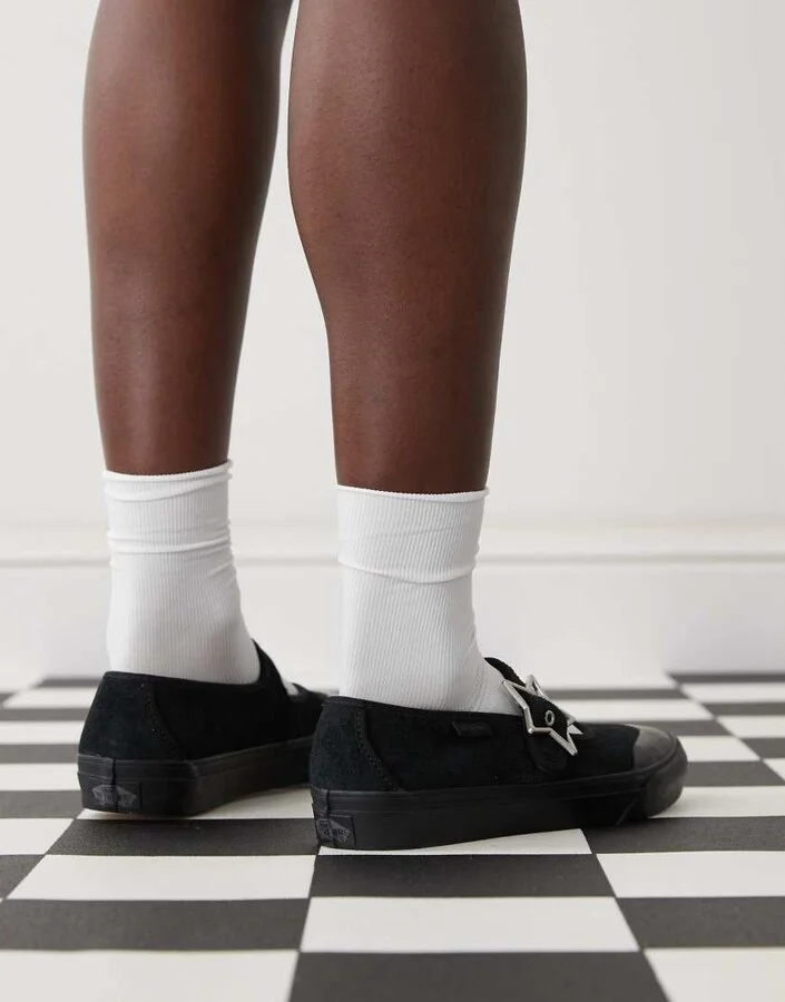 Vans Mary Jane sneakers in black with star buckle detail - Image 4