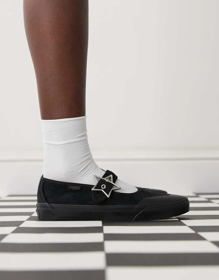 Vans Mary Jane sneakers in black with star buckle detail
