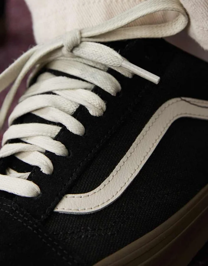 Vans Old Skool canvas sneakers in black - Image 2