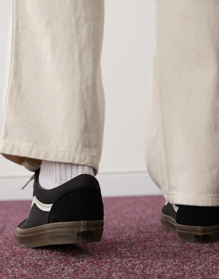 Vans Old Skool canvas sneakers in black - Image 3